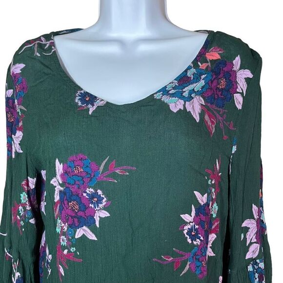 Altar’d State Green Flower Print Bell Sleeve Blouse Size Small - Picture 2 of 6